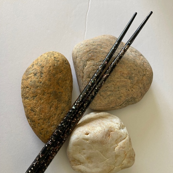 Chopsticks Mother-of-Pearl Chip Asian 1964-65 World’s Fair Memorabilia - Picture 1 of 8